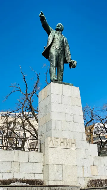 Памятник В.И.Ленину
