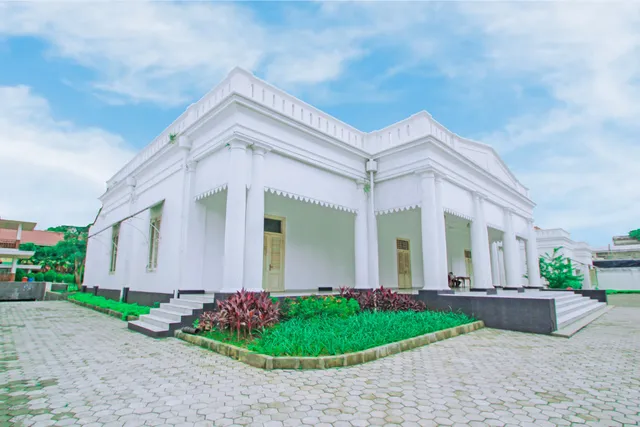 Taman Benyamin Sueb (Gedung Eks Kodim)