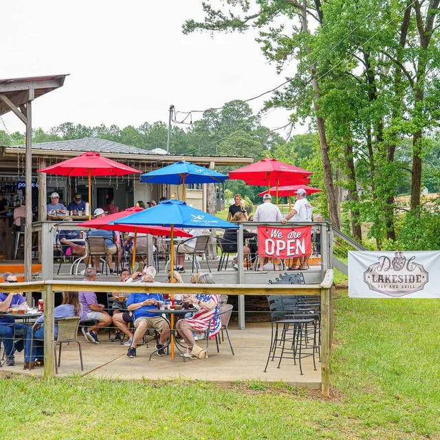 Docs Lakeside Bar and Grill