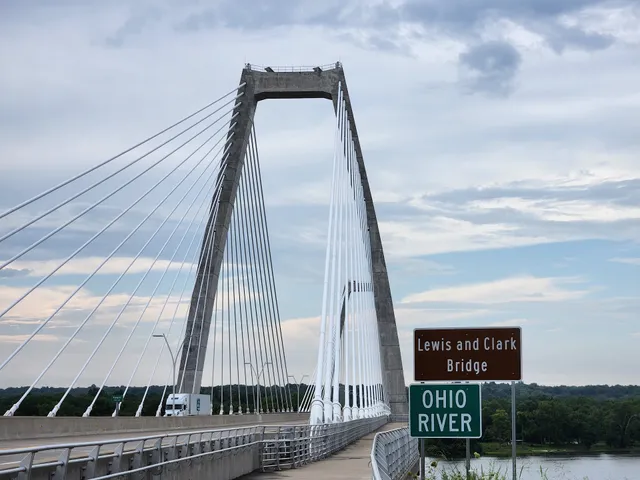 Lewis and Clark Bridge (Toll)