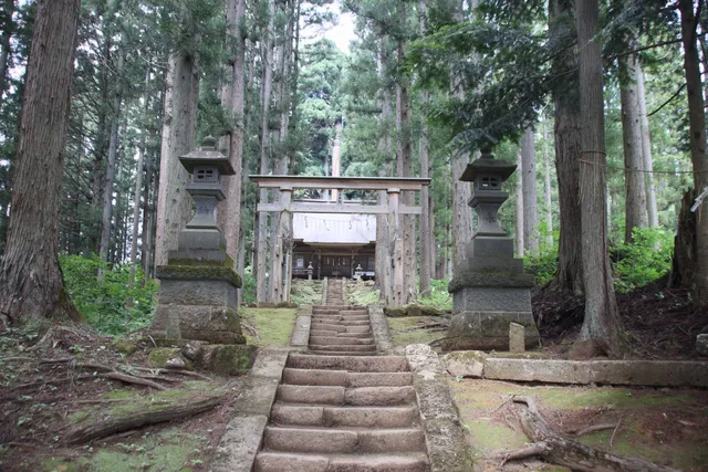 Ouchichinjutakakura Shrine