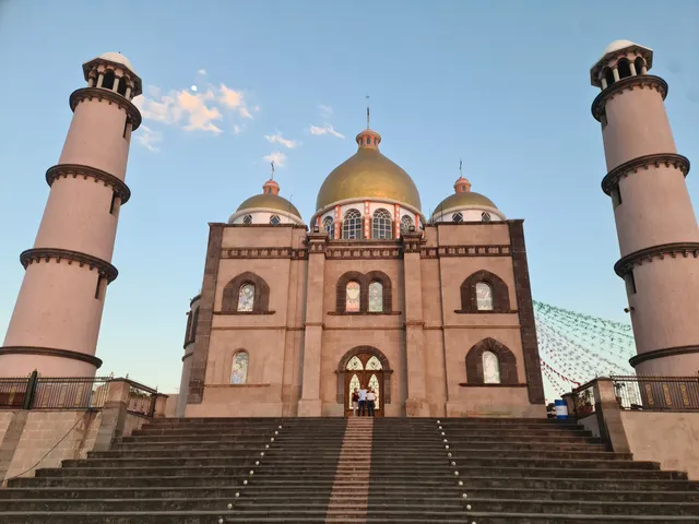 Templo de Las Cruces (Taj Mahal de las Cruces)
