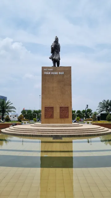 Tran Hung Dao Statue