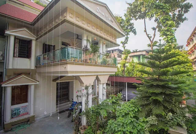 OYO 18811 Dream Mansion