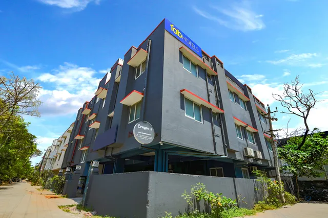 FabHotel Sasti Inn - Hotel in Thoraipakkam, Chennai