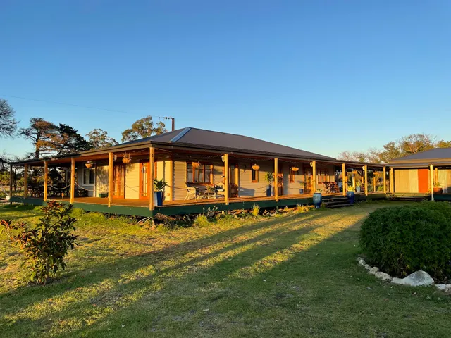 Roo Lagoon Homestead