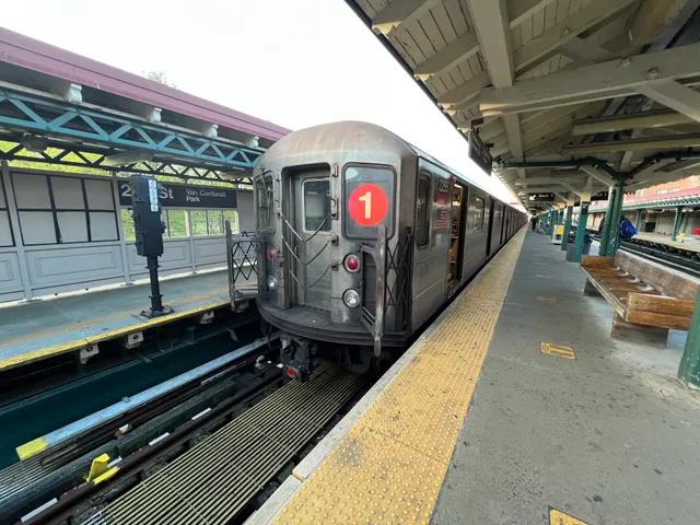 Van Cortlandt Park-242 St