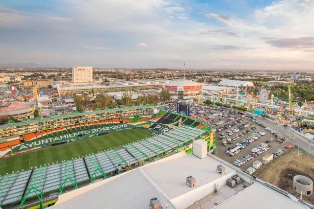 Hotel & Plaza Stadium