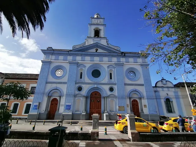 Iglesia Católica Matriz San Pedro | Cayambe