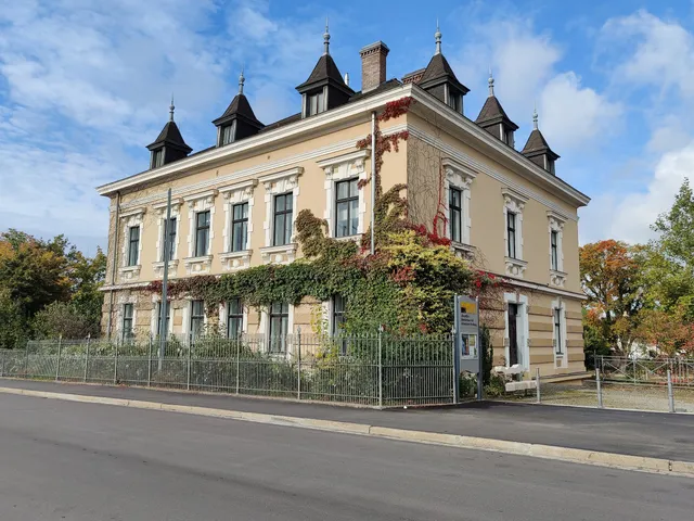 Kebbel Villa