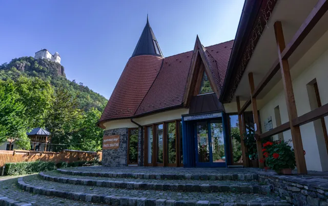 Látogatóközpont Füzér