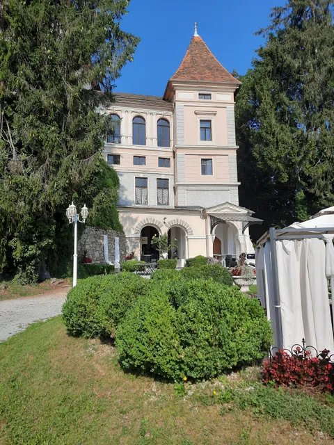 Schloss Greißenegg