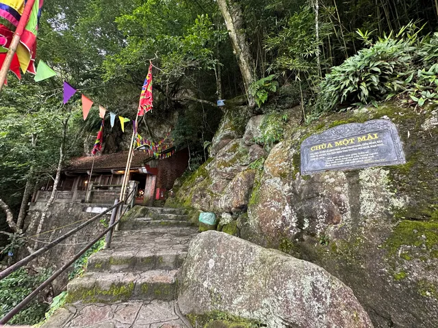 Chùa Một Mái
