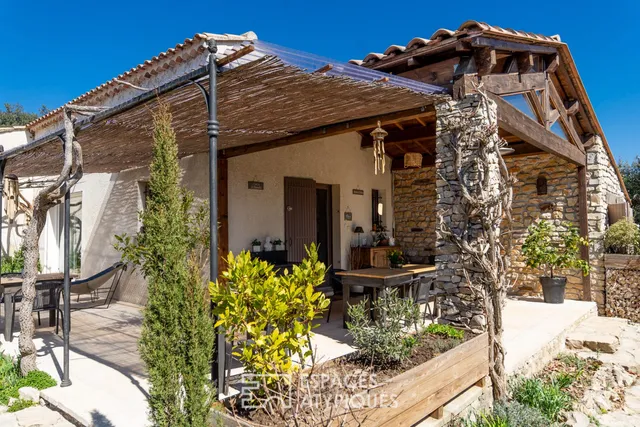 Bed and Breakfast La Petite Maison behind Buis