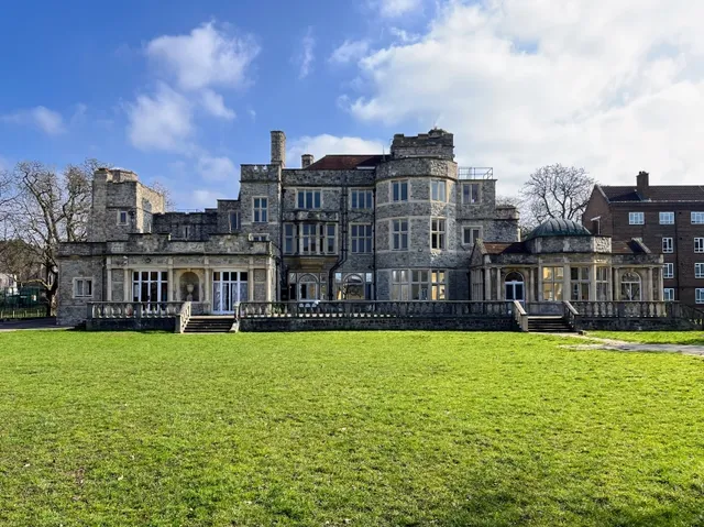 Kingswood House (Bovril Castle)