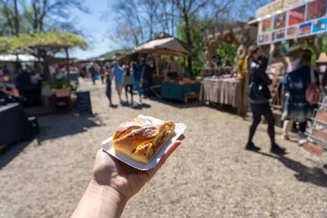 Open Air Market 'Liliomkert'