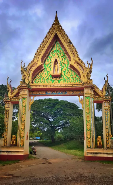 Wat Sa Nam Sai