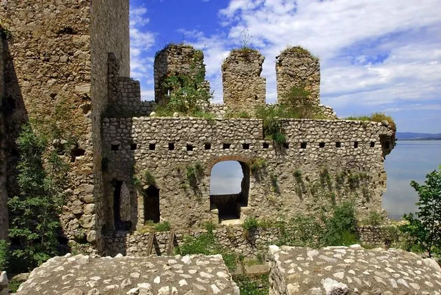 Aghinolfi Castle