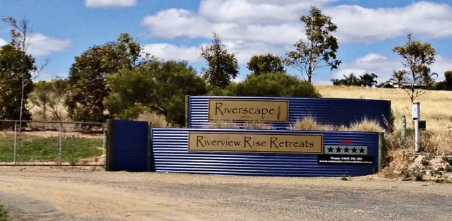 Riverview Rise Retreats