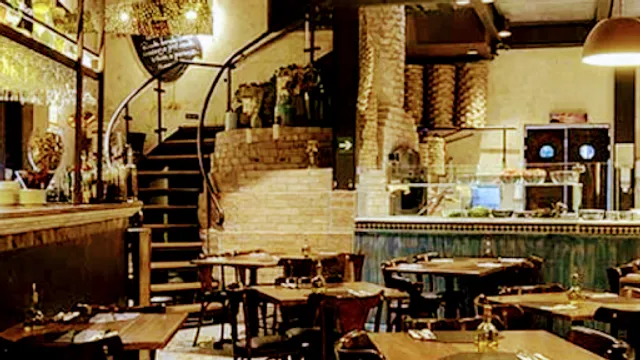 Jullia Pizzaria - Santana