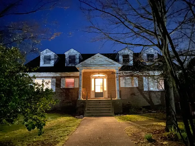 The Trestle House Inn