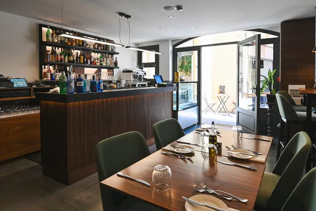 Neolitik Kitchen & Lounge