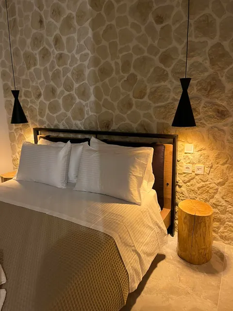 Obsidian Suites Milos