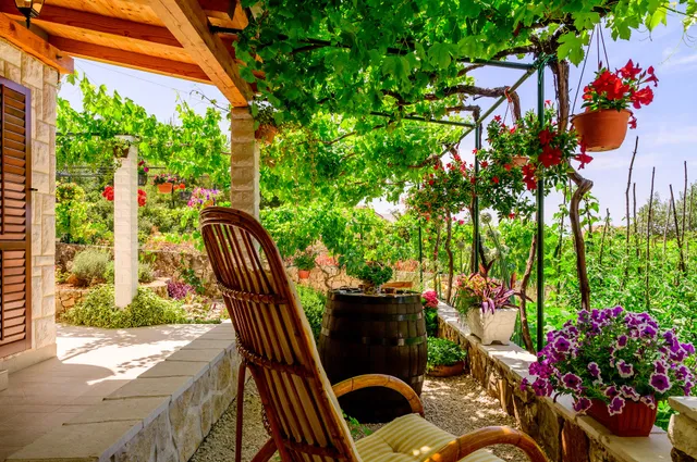 Apartment Stone House Nevešćanin