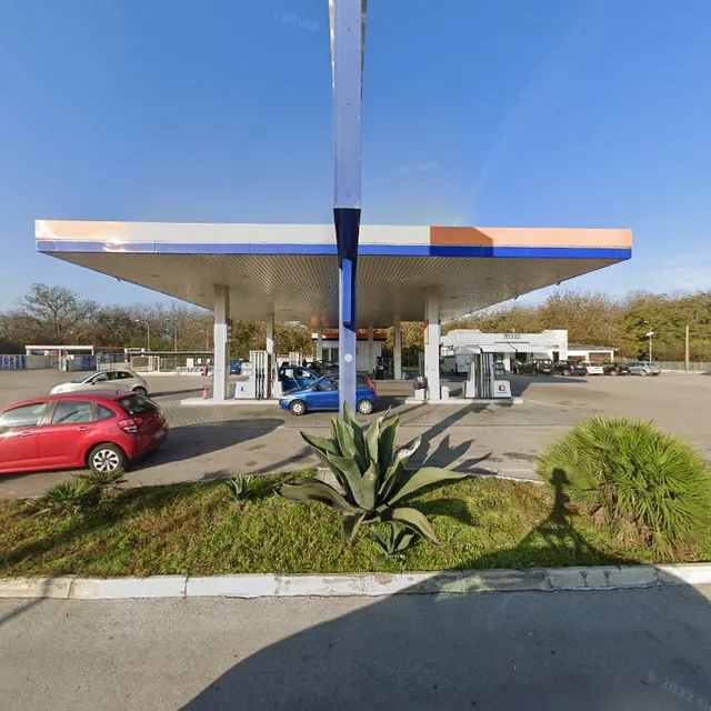 Mikki Coffee & Lounge Bar