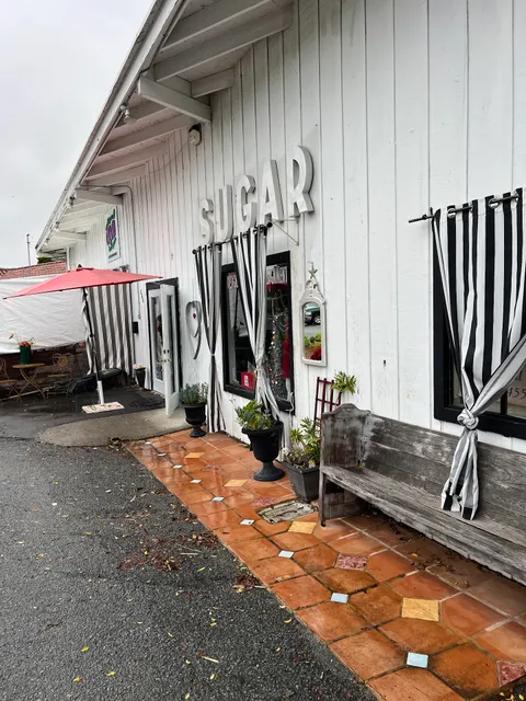 Sugar Magnolias Powder Room
