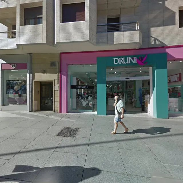 Av. de Carlos III el Noble Etorbidea, 28