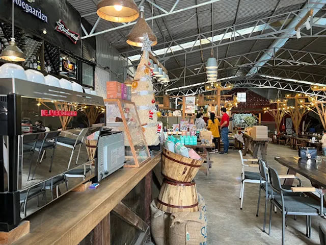 Barn House BBQ And Beer