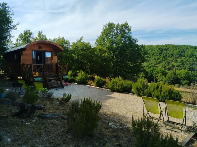 La Roulotte CLERELU - Du domaine des Ramonets