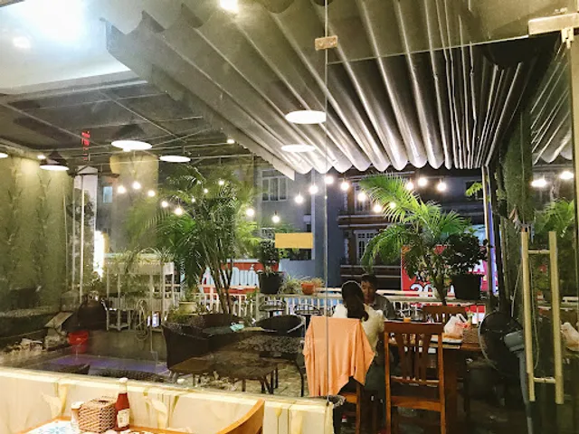 Hung Vuong Cafe - Restaurant - Pizza
