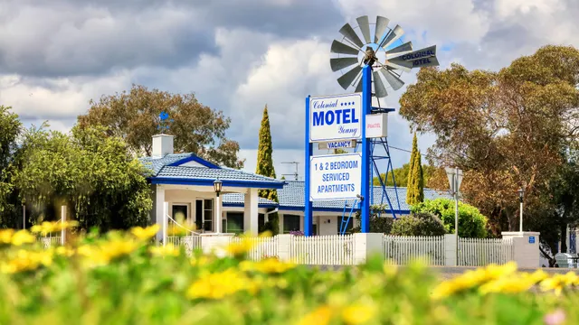 Colonial Motel and Serviced Apartments