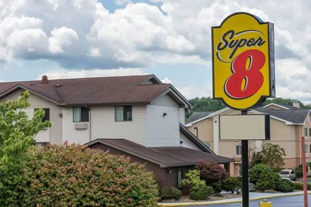 Super 8 by Wyndham New Stanton