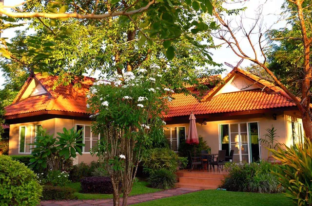 Free Clouds Resort 雲往