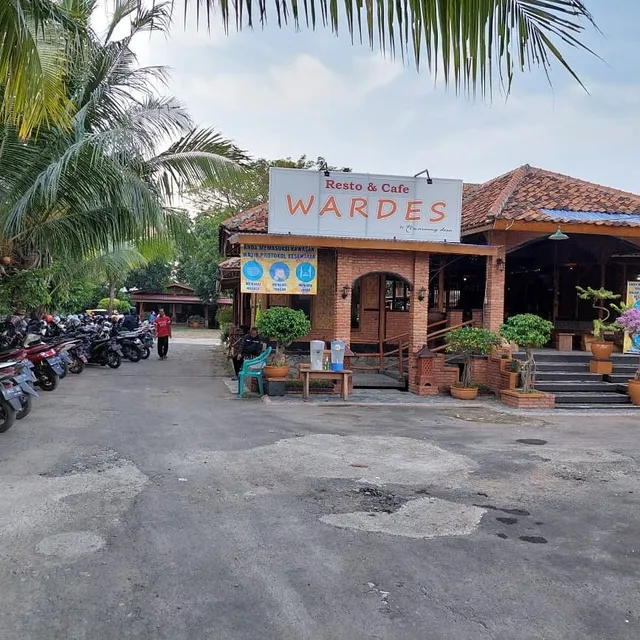 Resto dan Cafe Wardes