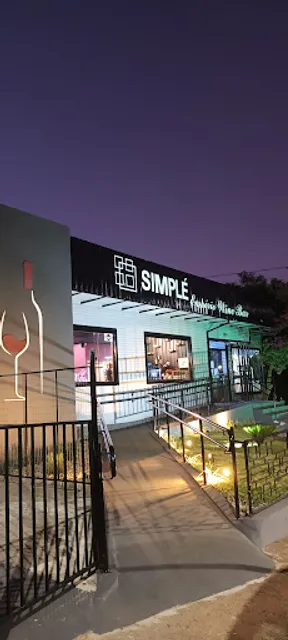 Simple Wine Bar restaurante