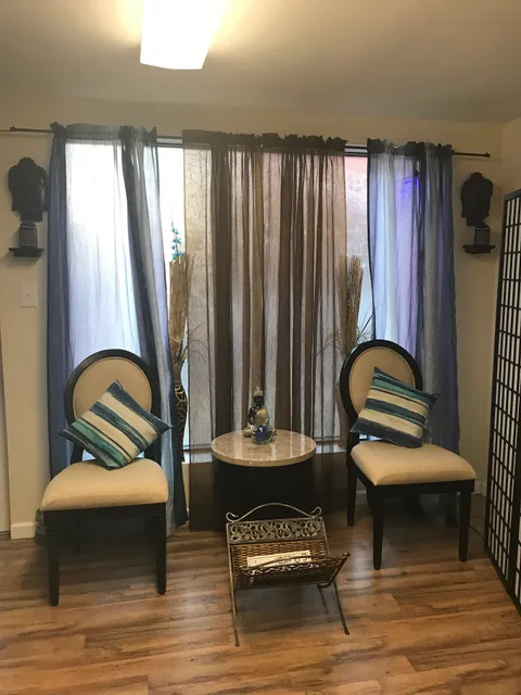 @Peace Massage & Wellness Studio Hands on wheels