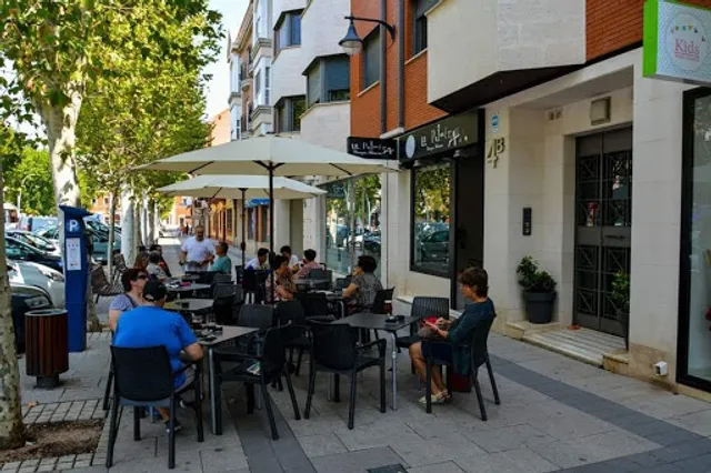 Cervezas Artesanas La Primera "Taproom/Bar"