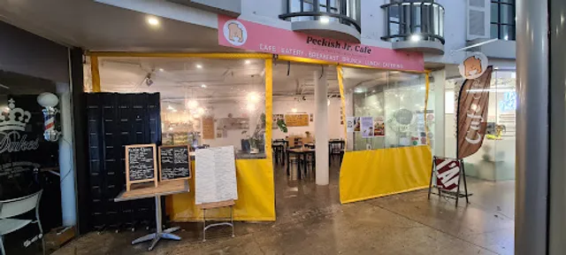 Peckish Jr. Cafe