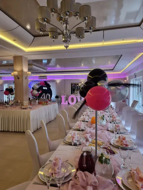 Pod Borem Restauracja I Noclegi