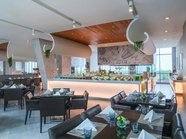 Collage All Day Dining