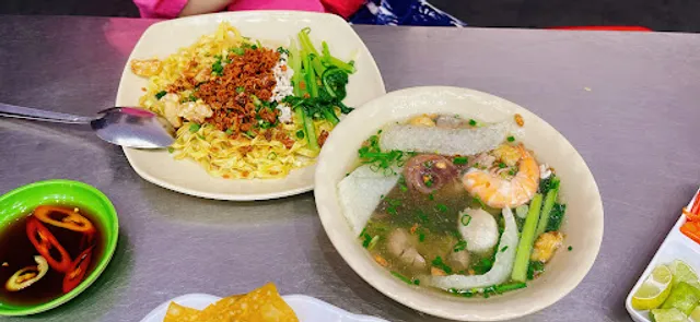 Quán Ăn Cường Ký Mì Gia. Sủi cảo 157