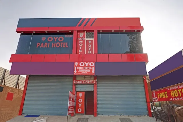 OYO Pari Hotel