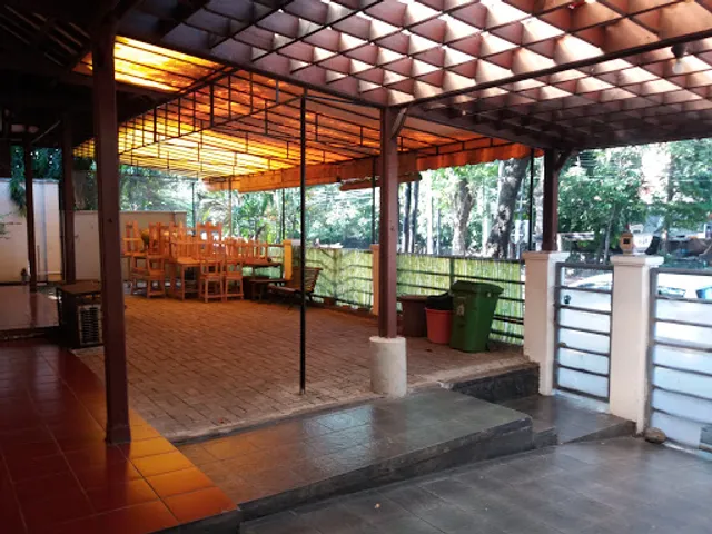 Ayam Tulang Lunak Hayam Wuruk