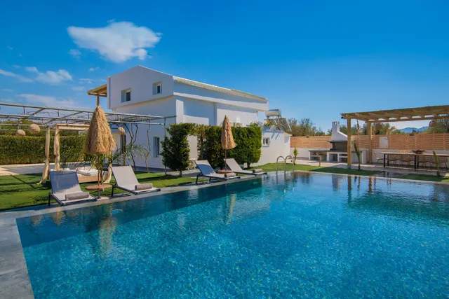 Sonel Luxury Villa, a Grandiose Retreat