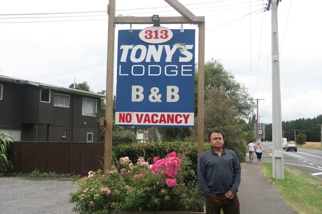 Tony's Lodge B&B