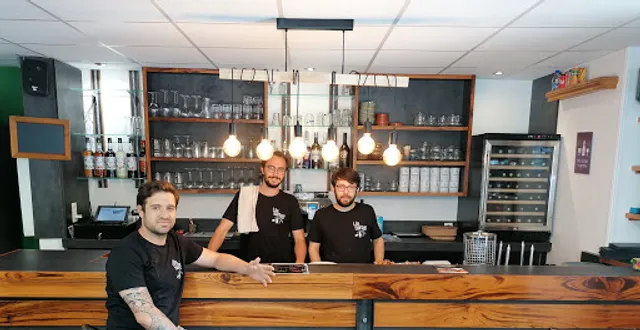 Lila and the Barber - Bar à Jeux - bières, cocktails, animations